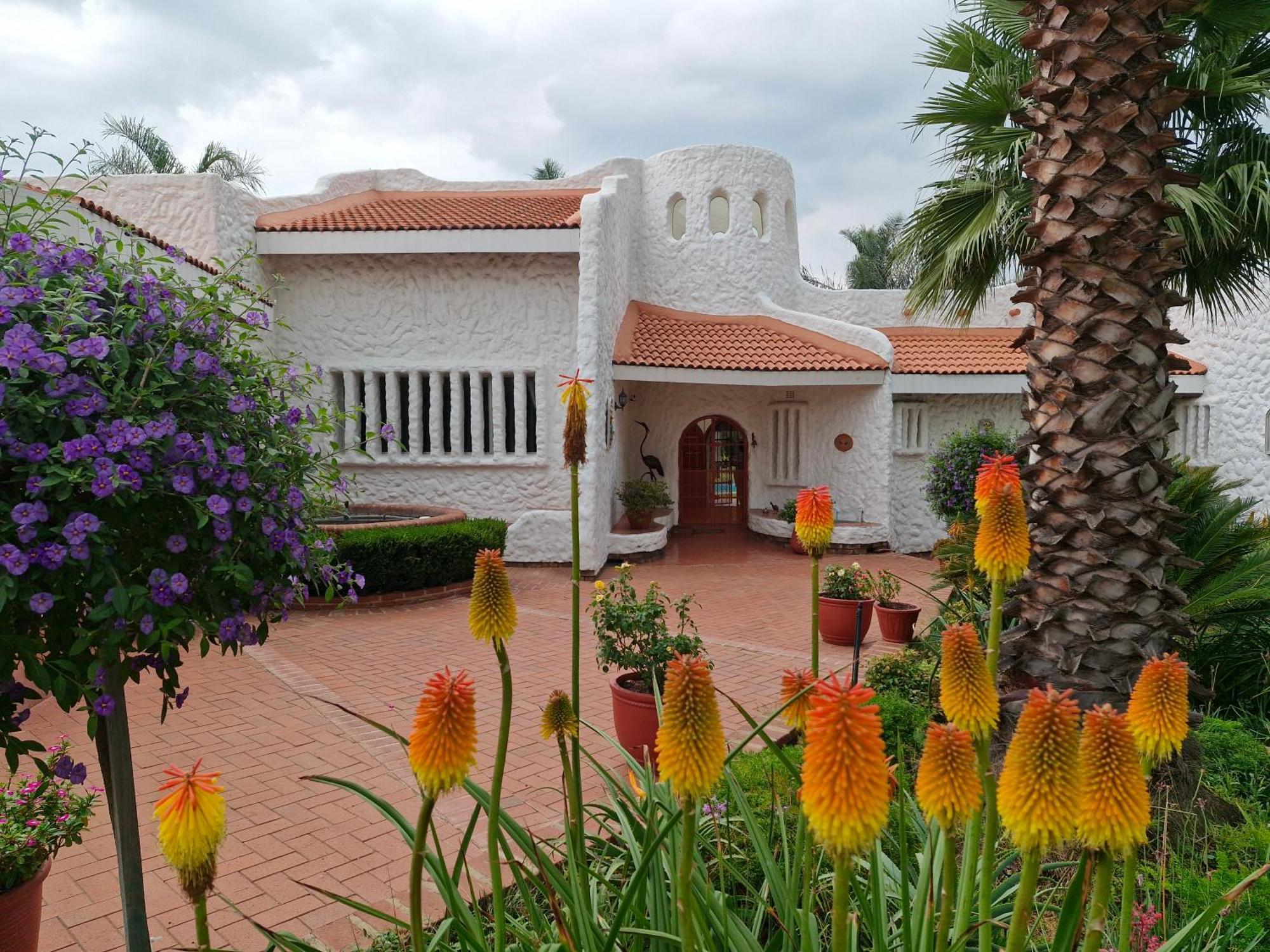 Villa Sardinia Guest House Midrand Exterior photo